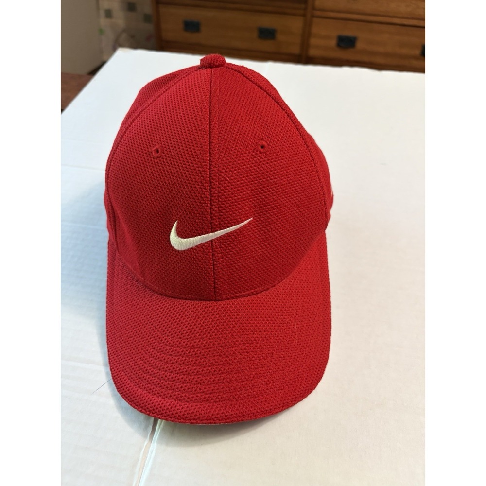 Nike SQ SasQuatch Golf Hat Red Flexfit M/L Swoosh Vintage Y2K Mesh Cap